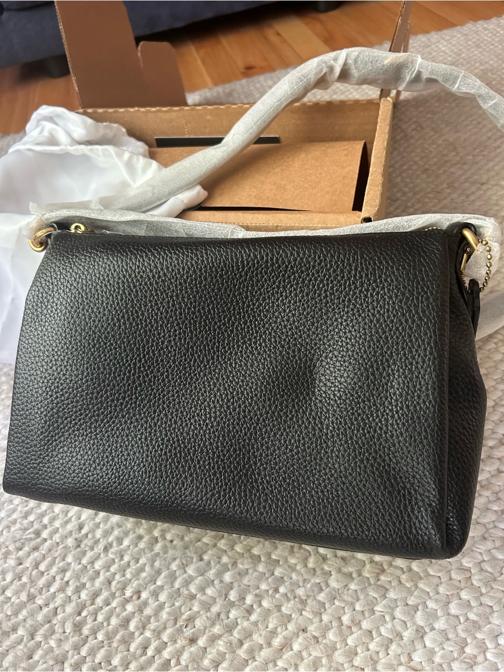 COACH Classic Black Leather Shoulder Bag - Picture 4 of 11